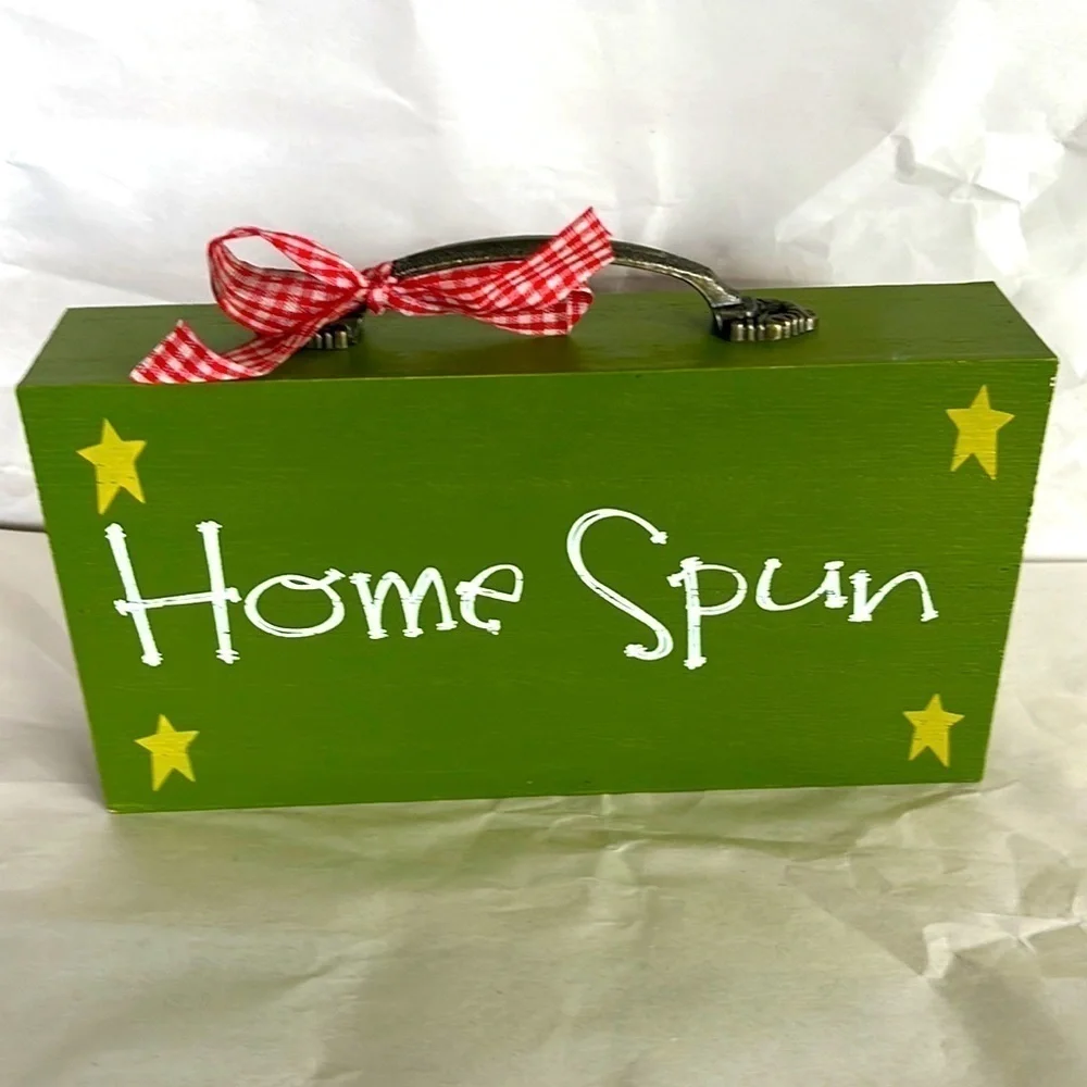 HOME Spun” country table decor